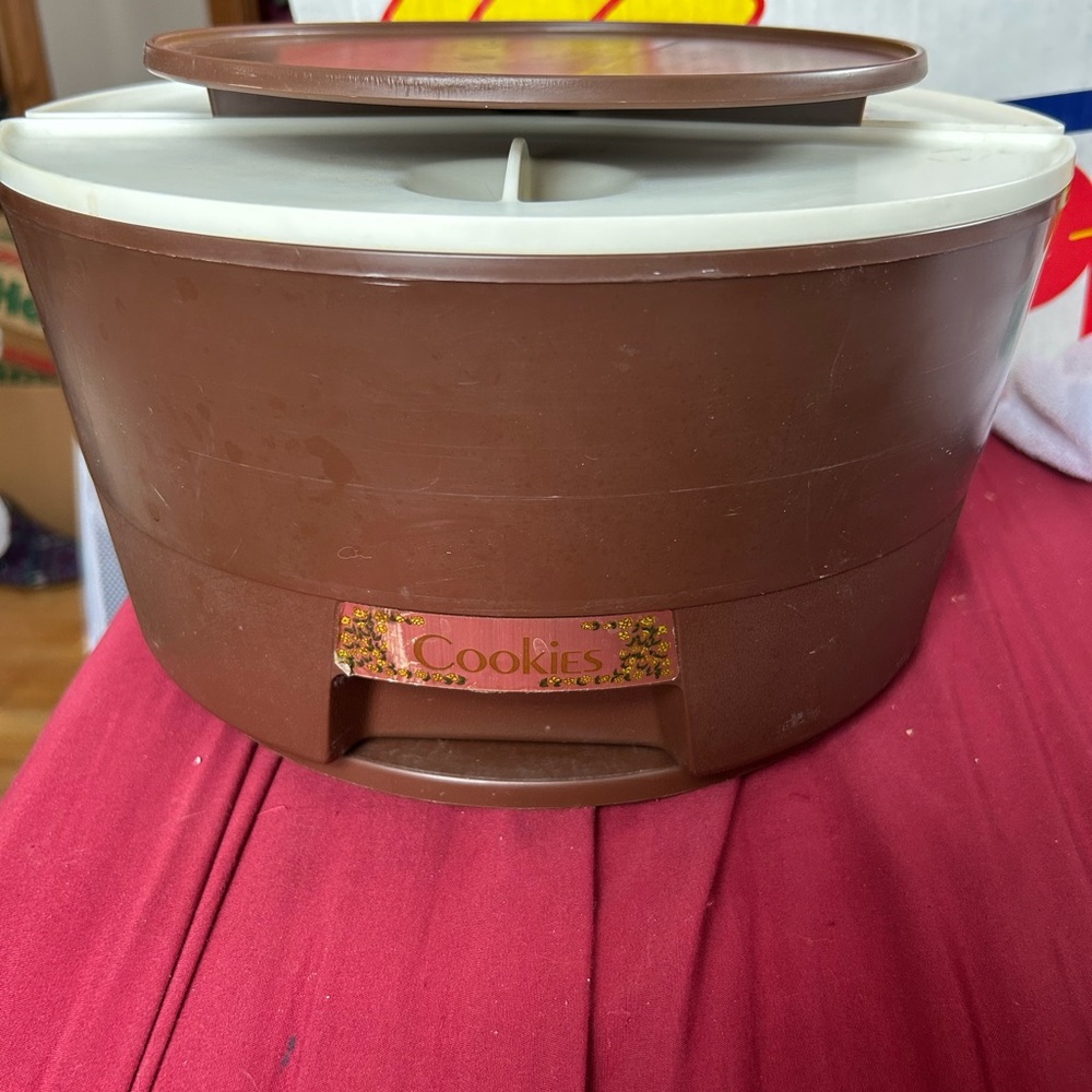 Vintage Rubbermaid Lazy Susan Canister Carousel Party Plan 1970